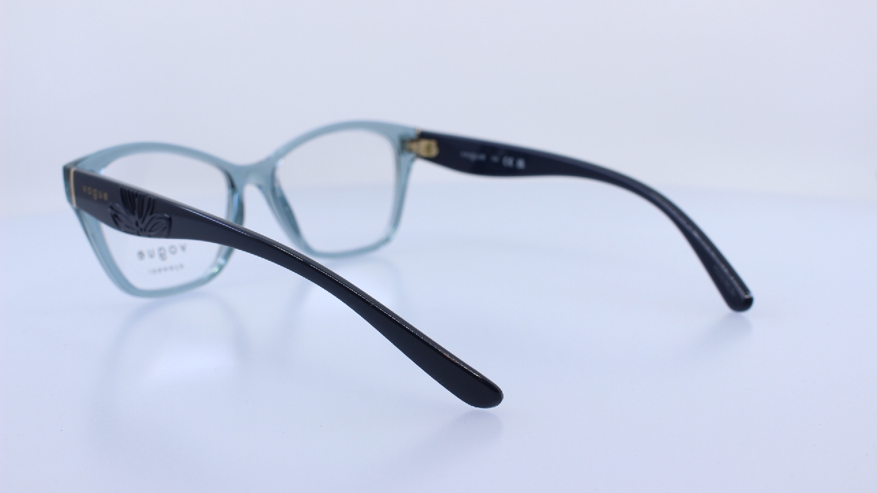 VOGUE - KÉK - VO5628
