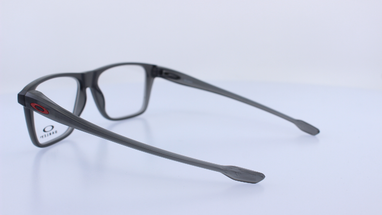 OAKLEY - SZÜRKE - OY8026