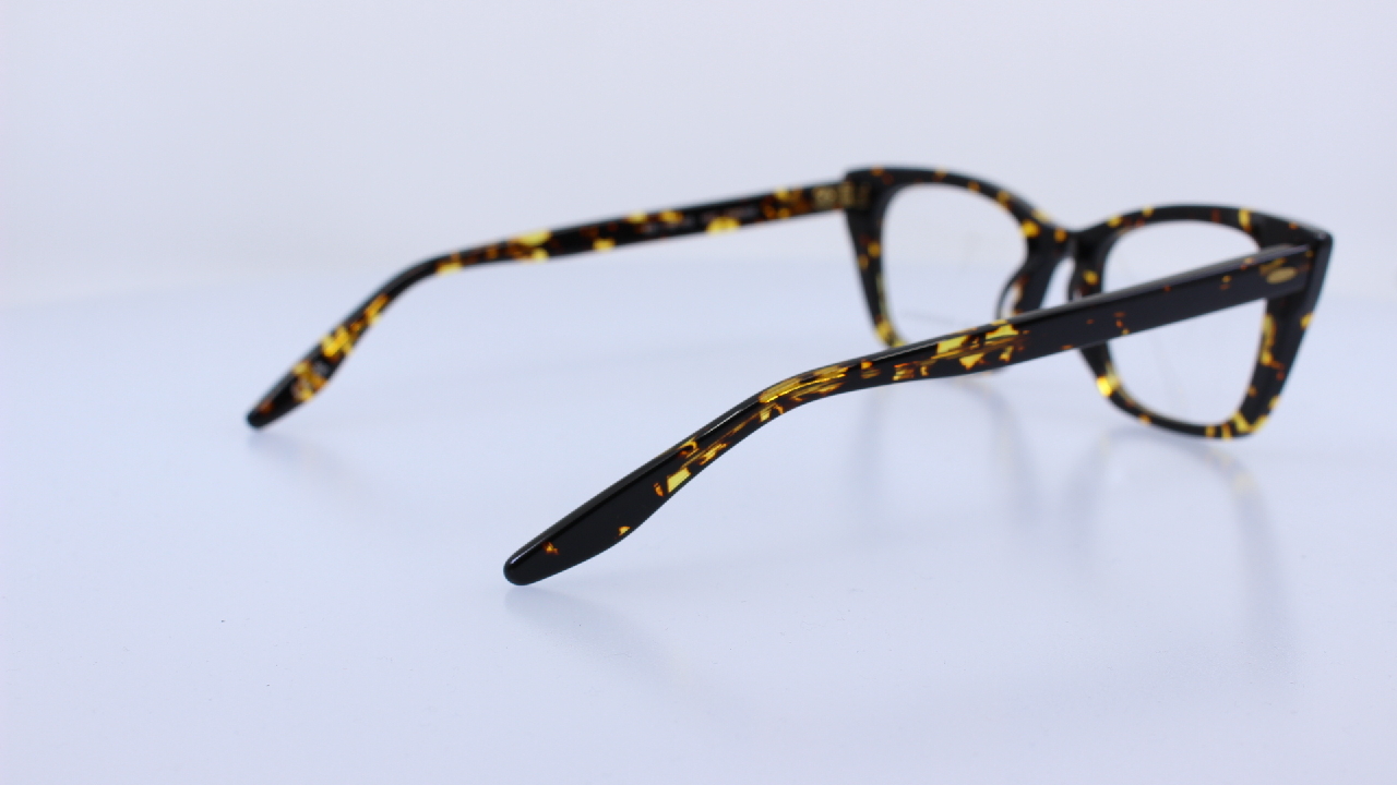 BARTON PERREIRA - SZÜRKE - LUCRETIA