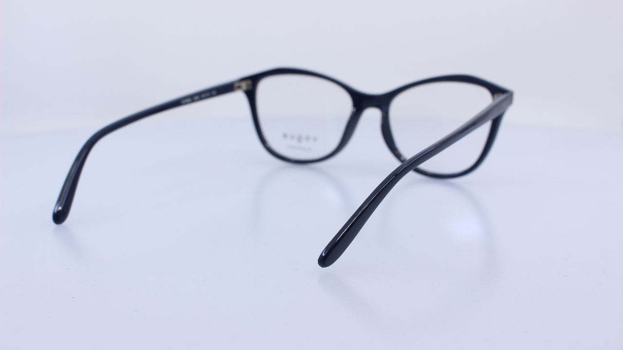 VOGUE - FEKETE - VO5668