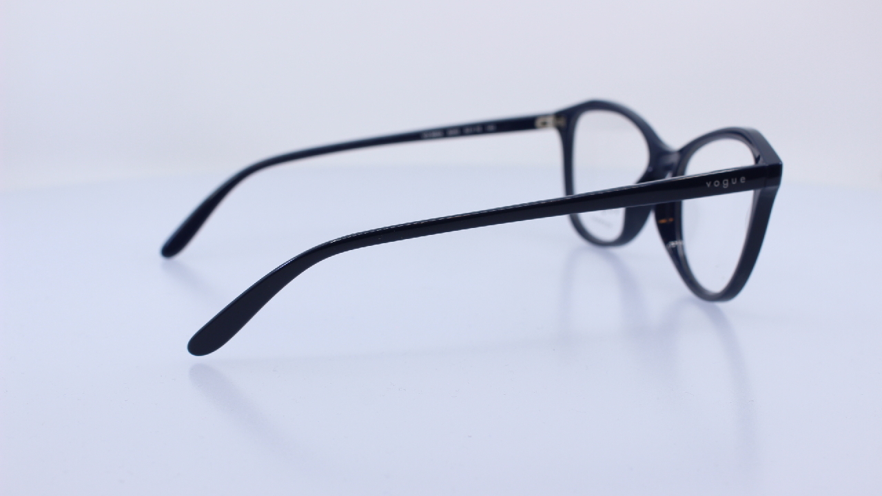 VOGUE - FEKETE - VO5668