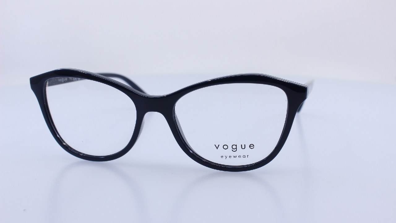 VOGUE - FEKETE - VO5668