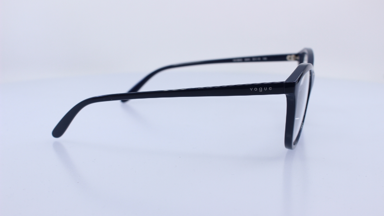 VOGUE - FEKETE - VO5668