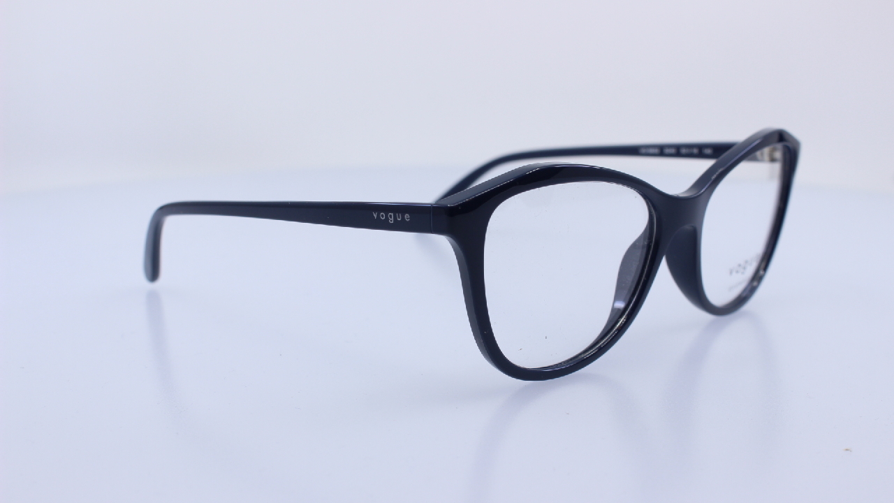 VOGUE - FEKETE - VO5668