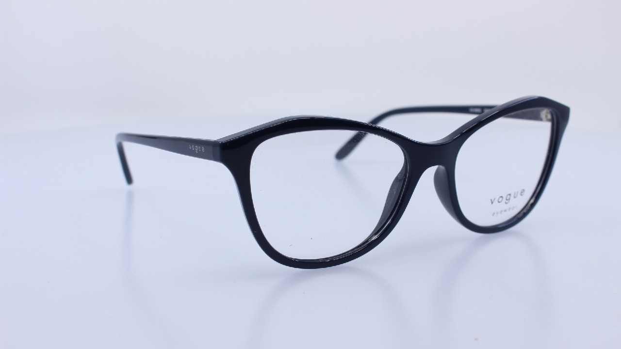 VOGUE - FEKETE - VO5668