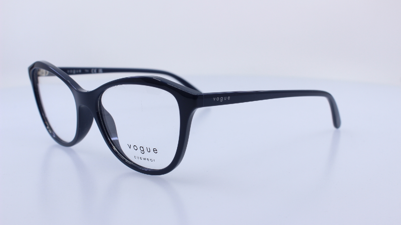 VOGUE - FEKETE - VO5668