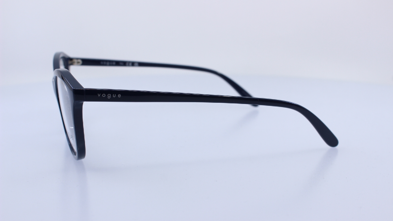 VOGUE - FEKETE - VO5668