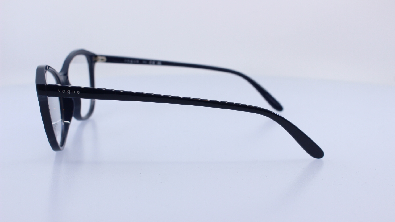 VOGUE - FEKETE - VO5668