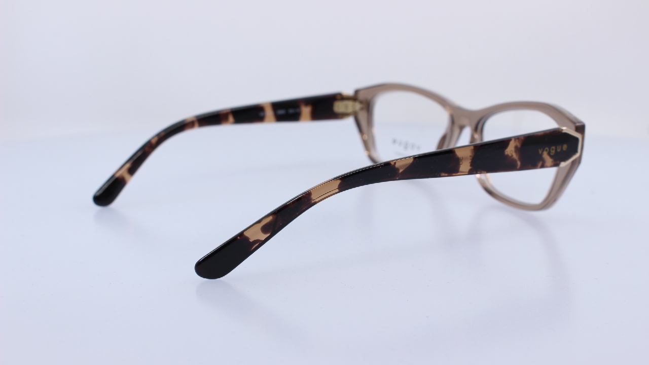 VOGUE - BARNA - VO5676