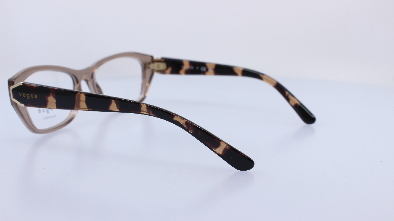 VOGUE - BARNA - VO5676