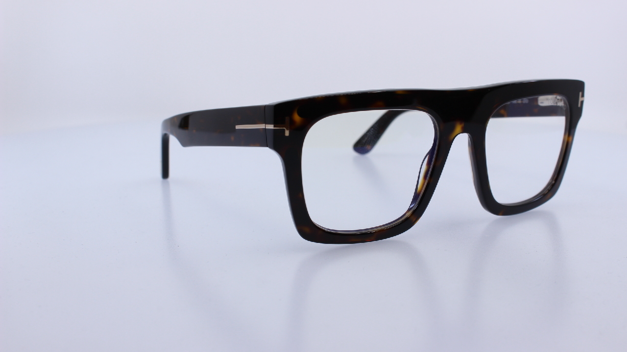 TOMFORD - FEKETE - 6068-B