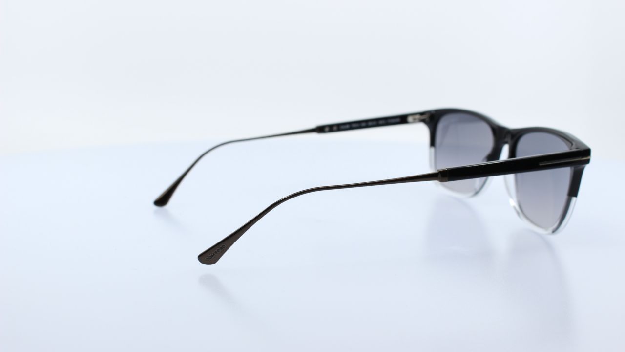 TOM FORD - FEKETE - TF813