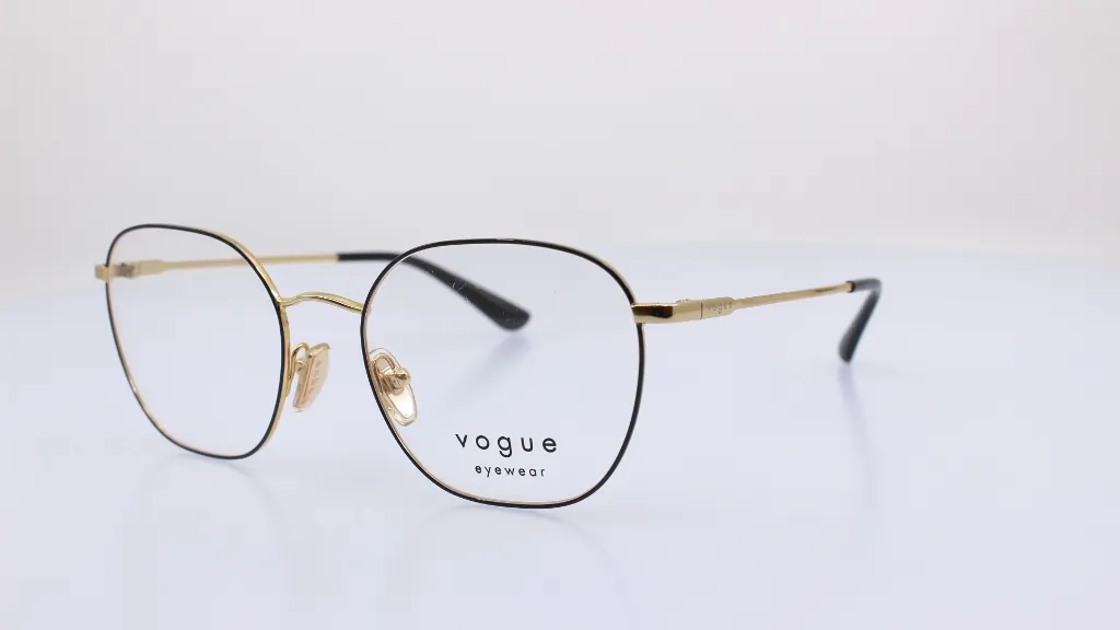 VOGUE - FEKETE - VO4178